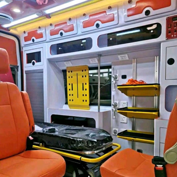 洛龙长途救护车护送病人租赁价格
